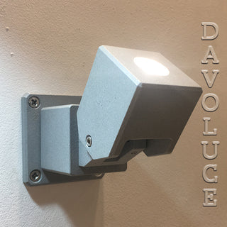 HUNZA Cube Wall Lite Pure LED | Davoluce Lighting. Exterior wall light of high quality on Display on our showroom in Elsternwick, Victoria. Delivery in Australia to Melbourne, Sydney, Brisbane, Perth. Buy online or in our shop.