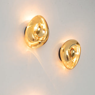 modern_sculptural_wall_light_gold